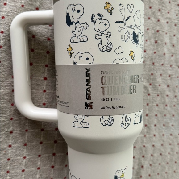 Stanley White Snoopy Tumbler with Handle - Picture 1 of 12